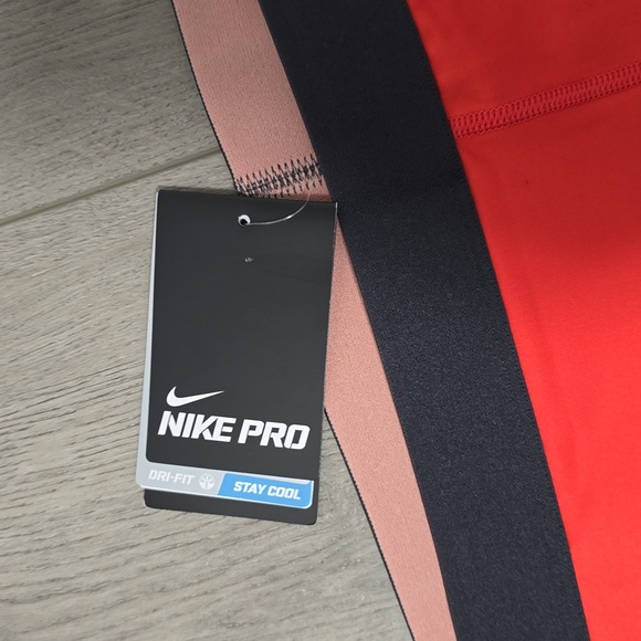 NIKE DRI FIT TIGHTS - Picture 3 of 3